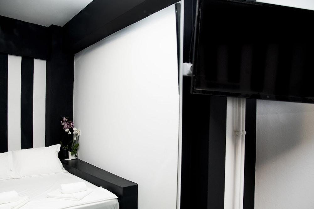 Home Plus Eleutheria Budget Room Athén Kültér fotó